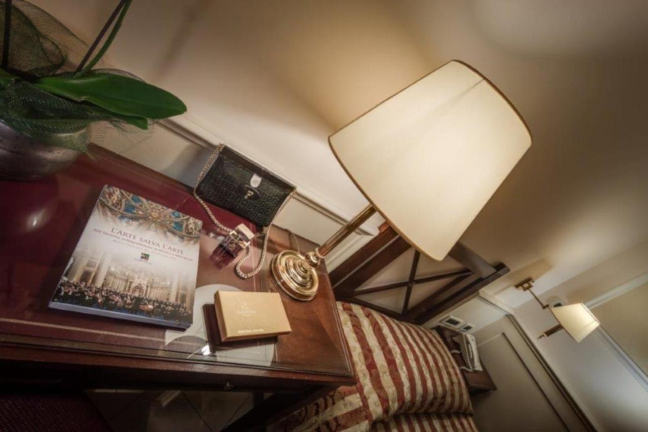 Palazzo Cardinal Cesi Hotel Roma Ngoại thất bức ảnh