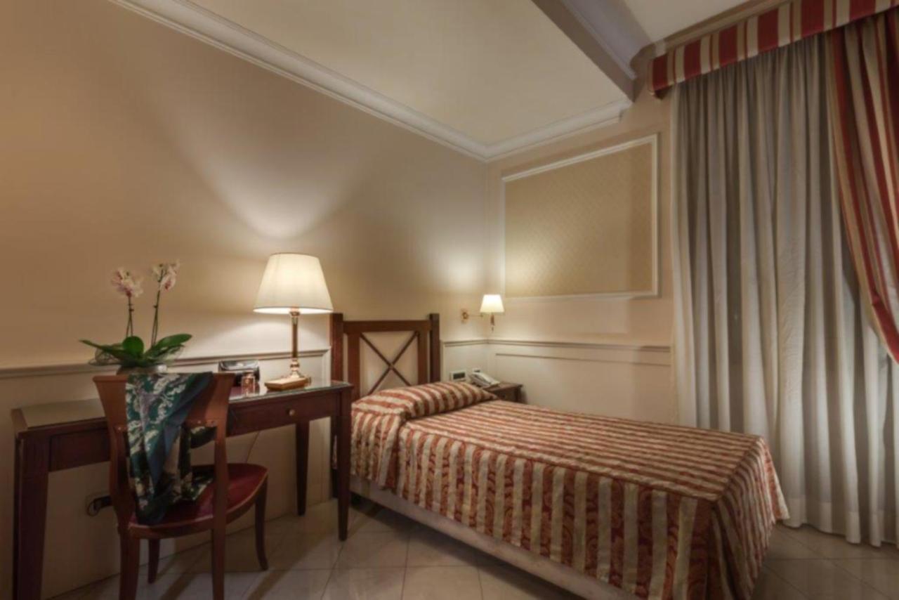 Palazzo Cardinal Cesi Hotel Roma Ngoại thất bức ảnh