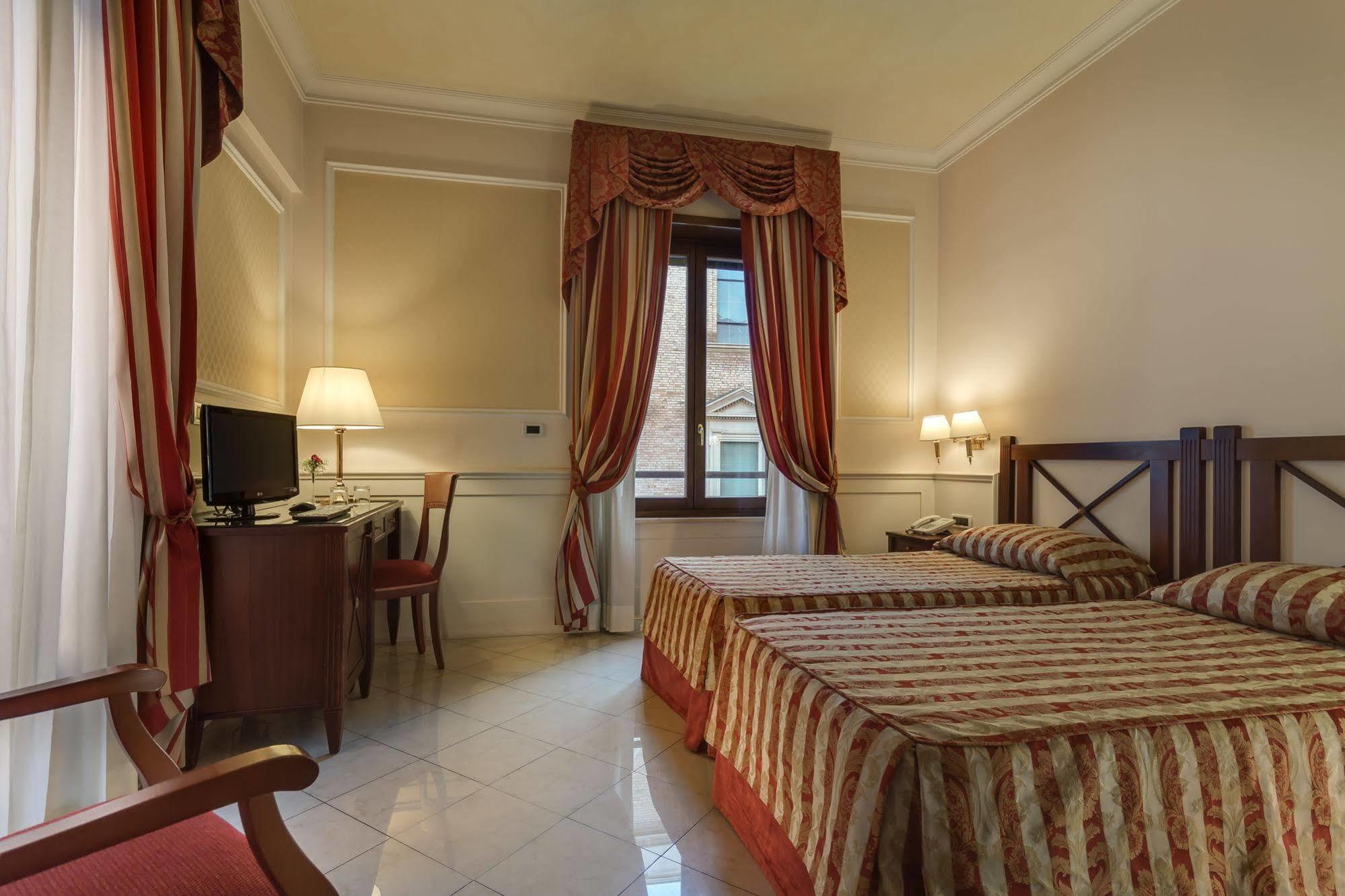 Palazzo Cardinal Cesi Hotel Roma Ngoại thất bức ảnh